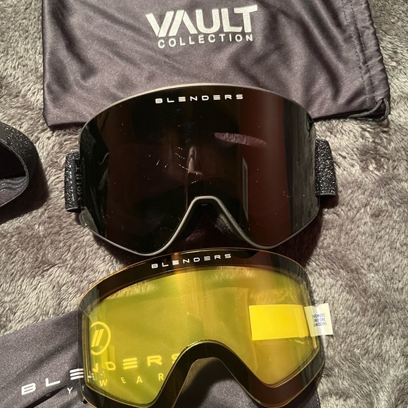 2 BLENDERS SNOW GOGGLES! Details in Photos. LIKE NEW!!! - Picture 7 of 7